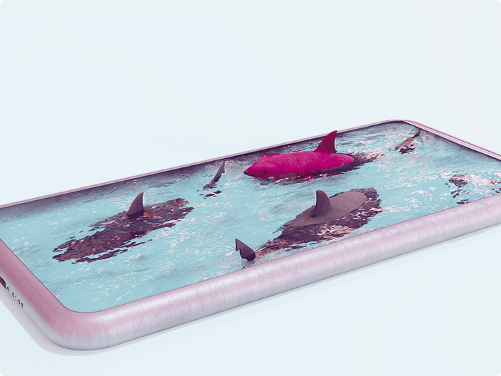 tubarões nadando pelo celular ilustrando os males da deep web