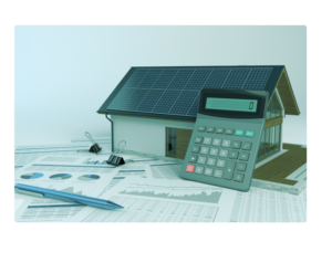 Casa e calculadora ilustrando como funciona o sistema financeiro de habitação em um imóvel
