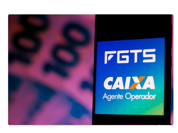 Dinhero de fundo e um celular logado na área da caixa em FGTS
