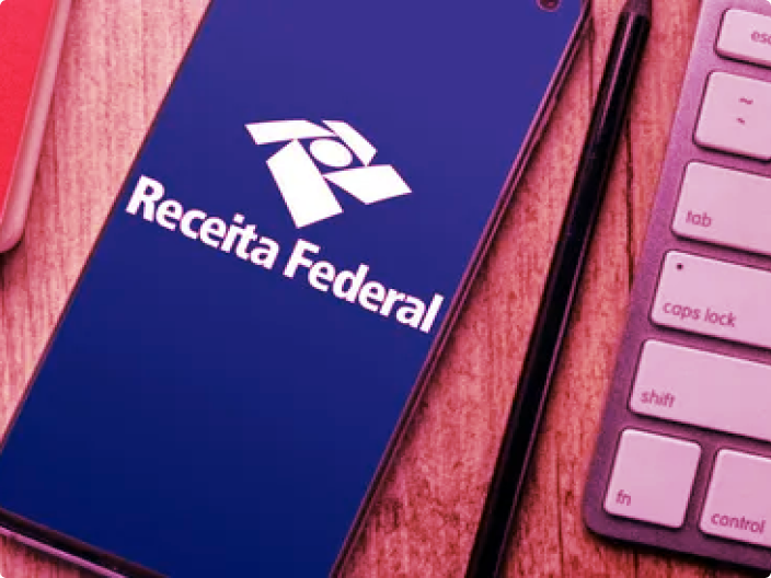 Celular logado no app da receita federal para fazer a consulta do cnpj de uma empresa pelo cpf