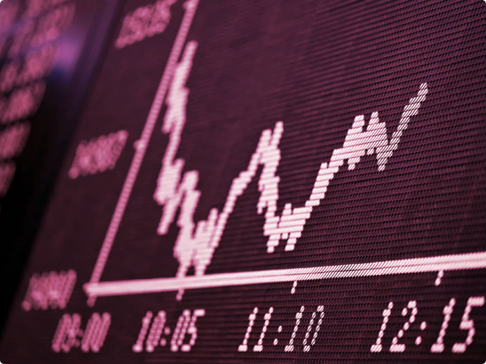 Gráfico em têndencia de alta para simbolizar uma taxa de juros em períodos e qual impacto isso tem nos seus investimentos