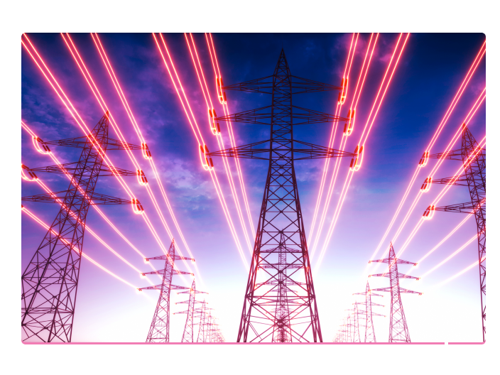 Torres de transmissão de eletricidade com fios vermelhos brilhantes