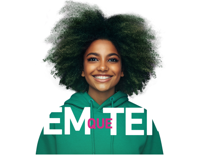 Menina sorrindo na propagando da Serasa Crédito "Vem que tem"