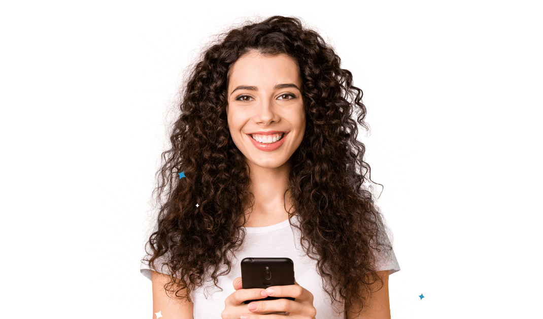 Garota segurando o celular