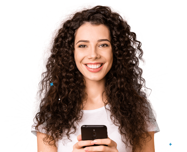 Garota segurando o celular